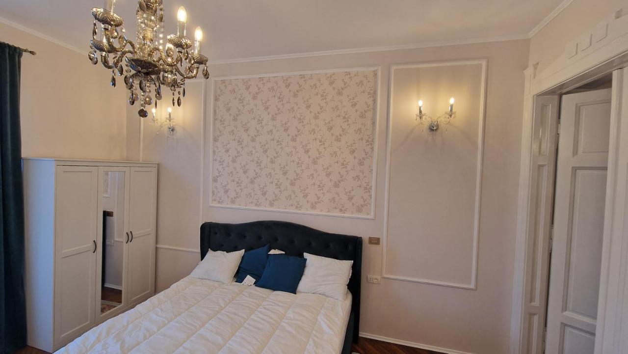 Uvs Central Luxury Apartment Gran Varadino Esterno foto