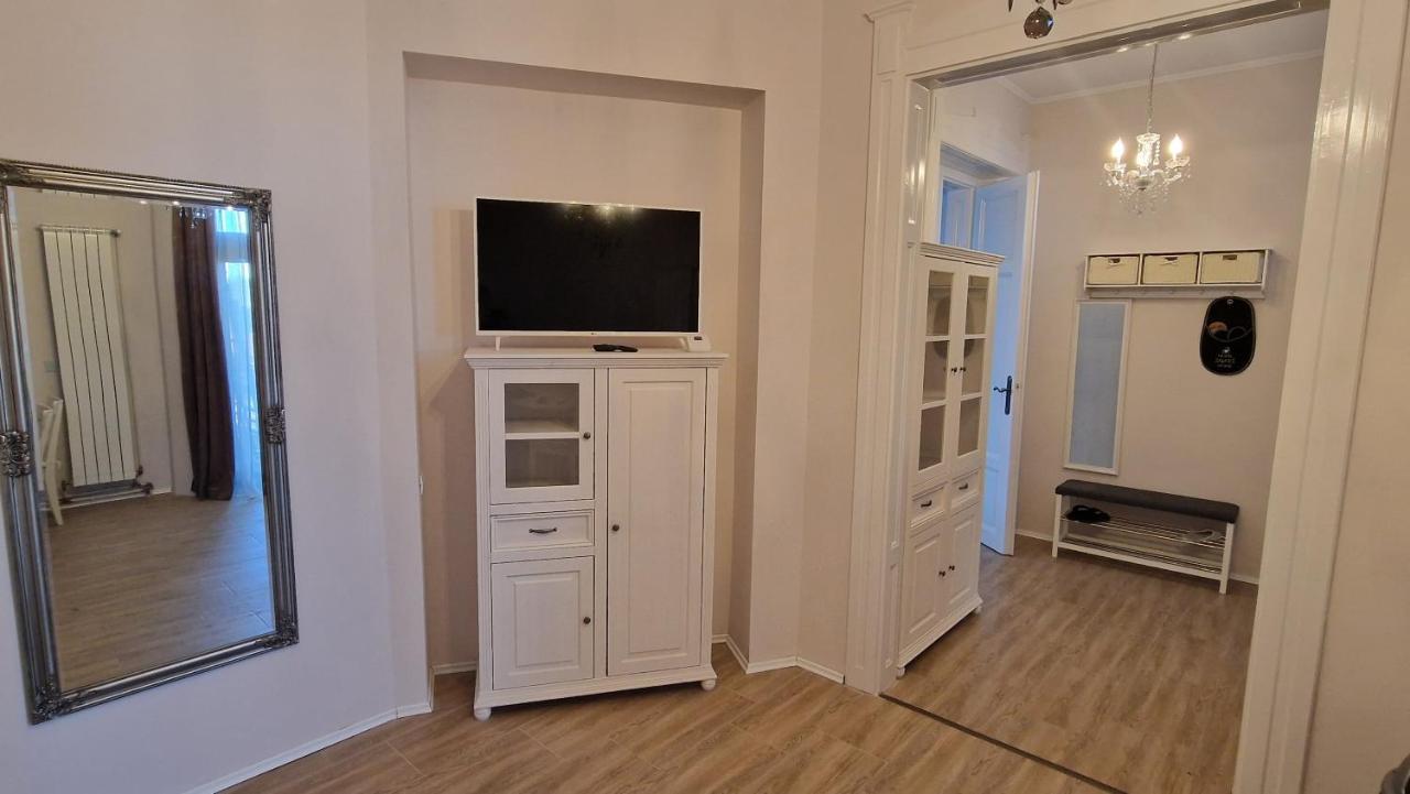 Uvs Central Luxury Apartment Gran Varadino Esterno foto