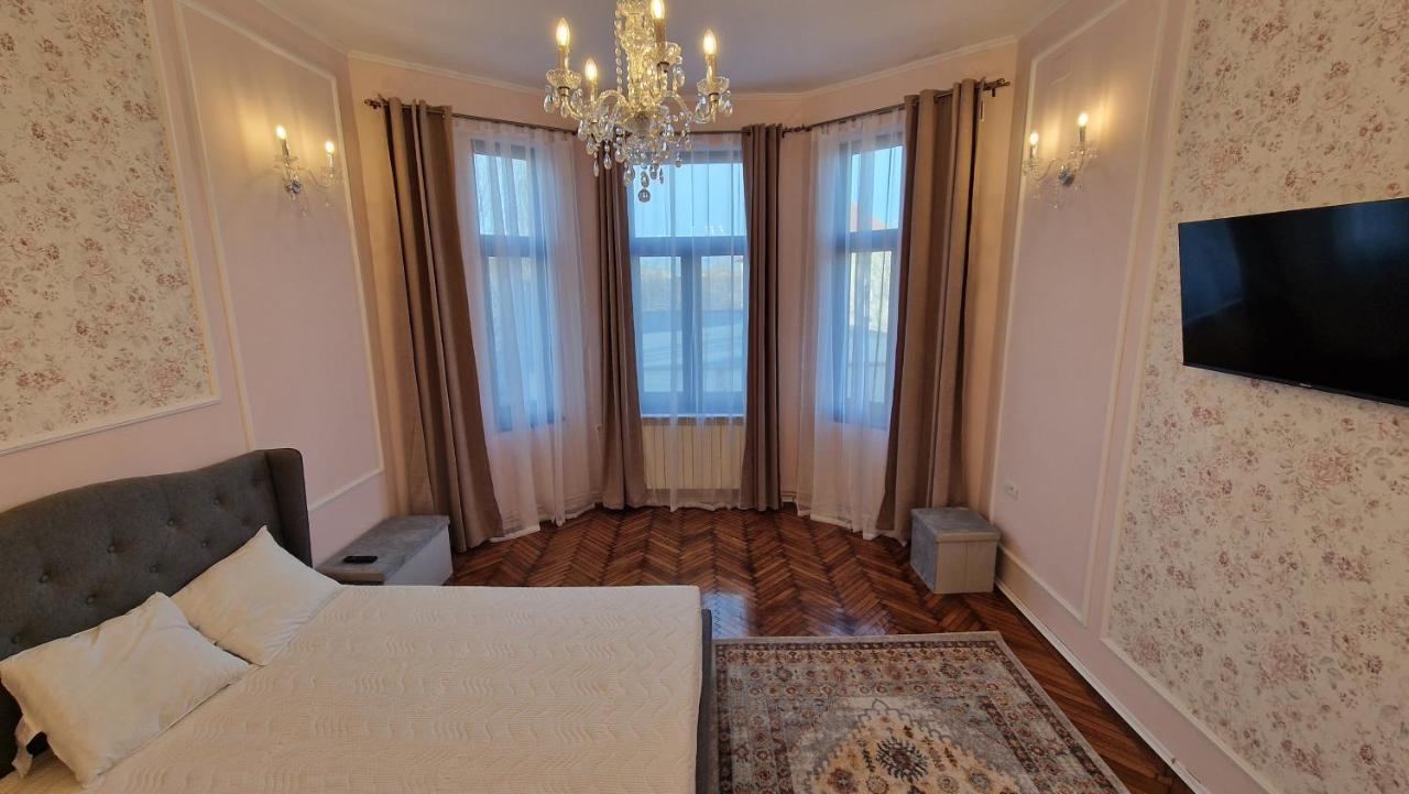 Uvs Central Luxury Apartment Gran Varadino Esterno foto