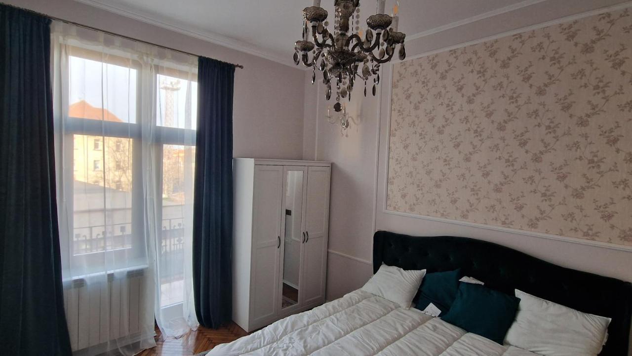 Uvs Central Luxury Apartment Gran Varadino Esterno foto
