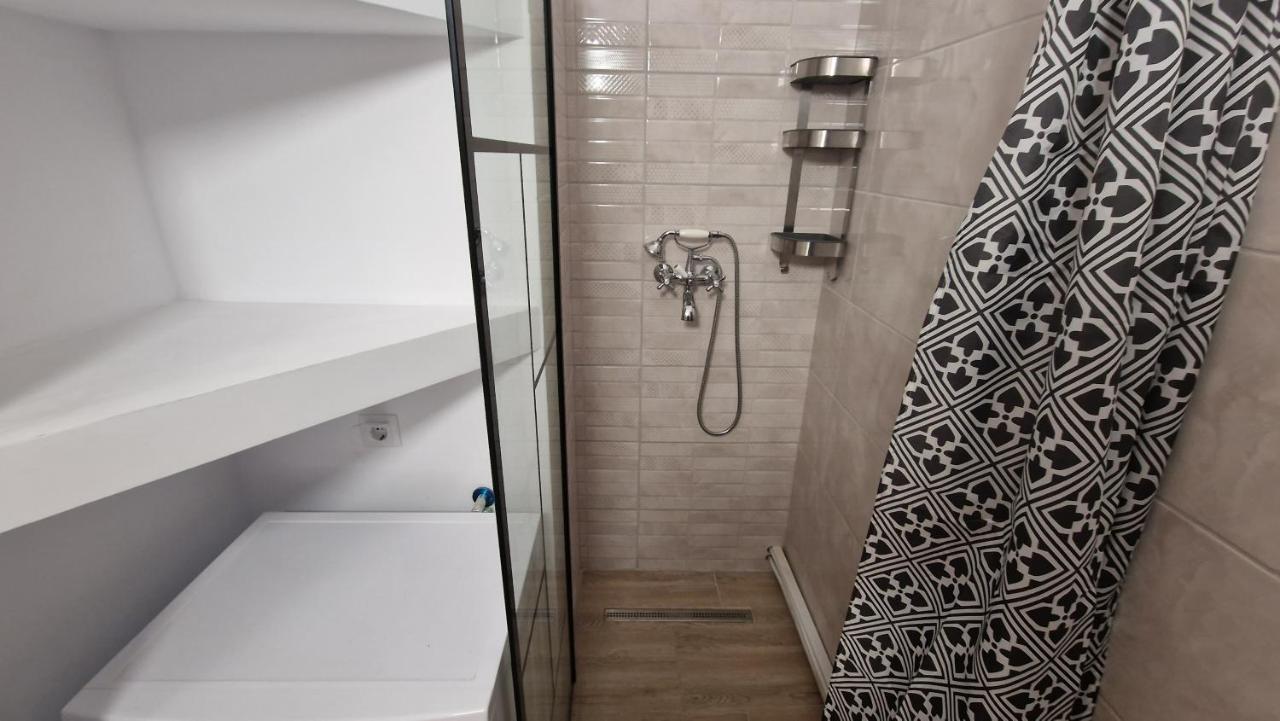Uvs Central Luxury Apartment Gran Varadino Esterno foto